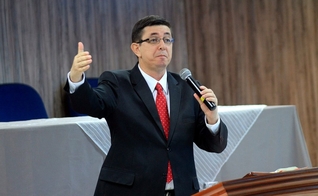 O apologista Ciro Zibordi comenta sobre o final dos tempos em entrevista ao Guiame. (Foto: Divulgação).