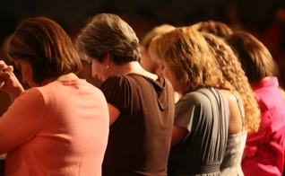 Na primeira sexta-feira de março, mulheres do movimento WDPIC oram por missões no mundo todo. (Foto: Flickr/Roswell UMC)