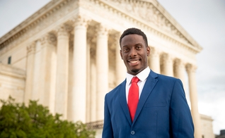 O estudante Chike Uzuegbunam teve seu discurso religioso restrito em 2016. (Foto: Alliance Defending Freedom)