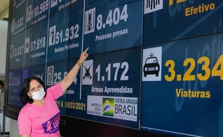 Ministra Damares Alves comemora números da Operação Resguardo. (Foto: Reprodução/Twitter)