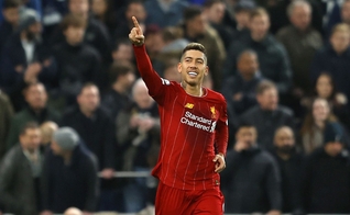 Roberto Firmino durante partida da Premier League entre Tottenham e Liverpool em janeiro de 2020. (Foto: Getty Images/Richard Heathcote)