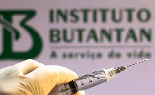 Com a aprovação da Anvisa, instituto estima disponibilizar 40 milhões de doses da 'Butanvac' prontas para uso no fim do ano. (Foto: Rafael Henrique/SOPA Images/LightRocket via Getty Images)