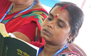 Kirti também teve sua coluna quebrada pela agressão dos perseguidores, mas não abandonou sua fé. (Foto: Portas Abertas).