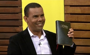 Estamos na iminência de Jesus voltar, diz o arqueólogo Rodrigo Silva. (Foto: Reprodução/YouTube/Rede Super de Televisão)
