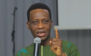 O pastor Dare Adeboye. (Foto: Reprodução / Guardian Nigéria)