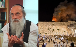 Rabino Lazer Brody e judeus diante do Muro das Lamentações enquanto a mesquita de al-Aqsa está em chamas. (Foto: Reprodução/Mendy Hechtman/Flash90)