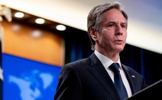 Antony Blinken discutindo o Relatório 2020 sobre Liberdade Religiosa Internacional, no Departamento de Estado em Washington, dia 12 de maio de 2021. (Foto: AFP)