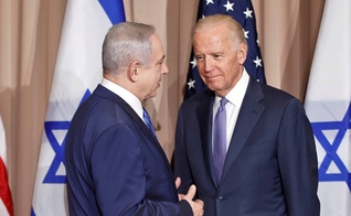 Benjamin Netanyahu e Joe Biden, quando era vice-presidente dos EUA, em 9 de março de 2010. (Foto: Michel Euler/AP)