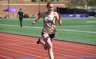 Chelsea Mitchell perdeu quatro títulos de campeonatos estaduais para atletas masculinos. (Foto: William & Mary Athletics). 
