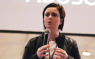 A missionária e teóloga Juliana Ferron é autora do livro ‘Cansei de ser Gay’. (Foto: Legacy Sisters)
