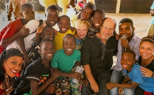 Evangelista americana mora em Moçambique há mais de 25 anos e vê de perto as atrocidades cometidas por terroristas islâmicos.