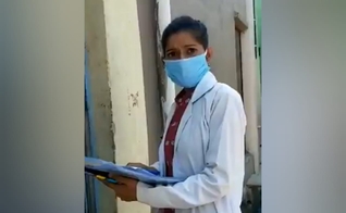 Sandhya foi levada para a uma delegacia de polícia e interrogada posteriormente. (Foto: Reprodução/Twitter). 