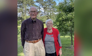 Fred e Christine Ivers celebraram 70 anos de casamento em maio. (Foto: Reprodução/KTAL News).