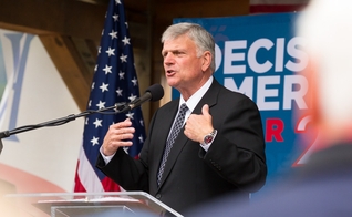 Franklin Graham durante o Decision American Tour. (Foto: Associação Evangelística Billy Graham)