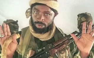 A morte do líder do Boko Haram não se deu pelas mãos do governo, o que pode despertar revolta no povo. (Foto: Portas Abertas/Correio Kianda)