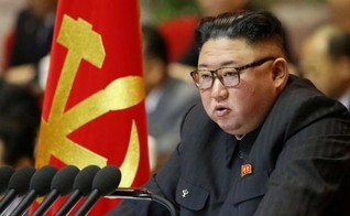 O ditador Kim Jong-un sustenta o que é indiscutivelmente o regime mais repressivo do mundo. (Foto: Reuters)