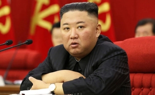O reconhecimento do ditador Kim Jong-un, de que há fome no país, demonstra a gravidade da situação na Coreia do Norte. (Foto: KCNA via KNS/AFP Getty Images)