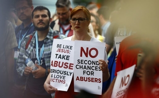Comício contra encobrimento de casos de abuso,durante a reunião anual da Convenção Batista do Sul, em 11 de junho de 2019, em Birmingham, Alabama. (Foto: RNS/Butch Dill).