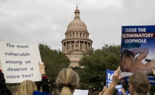 Manifestantes pró-vida marcham no Rally for Life, no Texas, EUA. (Foto: Shelby Knowles/Texas Tribune)