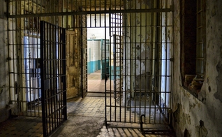 Os três cristãos, que foram julgados sem a presença de seu advogado, são alvos da nova lei que criminaliza outras formas de pensamento e religião que não sejam islâmicas. (Foto: Desiring God).