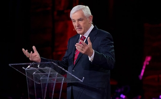 Pastor e escritor David Jeremiah. (Foto: Reprodução/KGEB/Tulsa TV53)