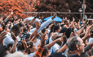 Dia do Jejum e Oração entrará em calendário oficial de eventos de Brasília. (Foto: Reprodução / Canva)
