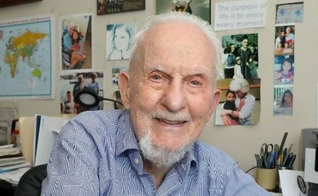 O cineasta Larry Jaffee. (Foto: Gainsville Sun).