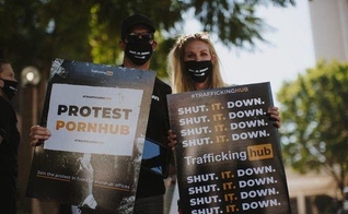 Protesto da organização cristã ExodusCry conta o site Pornhub. (Foto: ExodusCry).