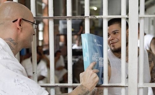 A missão da Prison Fellowship é restaurar as pessoas afetadas pelo crime e pelo encarceramento (Foto: Reprodução / Prison Fellowship)