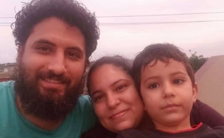 Pastor Yarián Sierra, sua esposa Claudia Salazar e o filho do casal. (Foto: Reprodução/Facebook Y. Sierra)