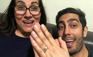 Jonathan Nemer e sua mãe, Sara Nemer. (Foto: Instagram/Jonathan Nemer)