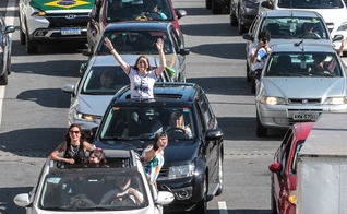 Carreata da Marcha para Jesus em São Paulo. (Foto: Bruno Escolastico/Photopress/Estadão Conteúdo)