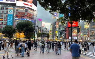 A equipe de missionários utilizaram a cultura pop japonesa como estratégia de evangelismo no Cruzamento Shibuya, um dos mais movimentados do mundo. Foto: (IBM).