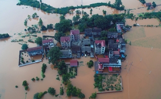 Uma ordem foi emitida em Xinxiang, proibindo os cristãos de oferecer apoio espiritual às vítimas das inundações. (Foto: Stringer/Reuters).