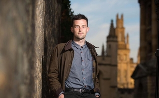 Joshua Sutcliffe, 31 anos, foi multado por fazer evangelismo na pandemia. (Foto: Darren Jack)