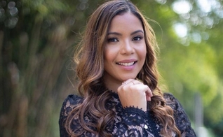 A cantora Amanda Wanessa segue internada. (Foto: Reprodução / Instagram)