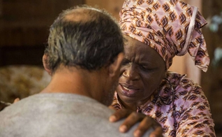 Shetigho Nakpodia planeja construir um local para os desabrigados em sua igreja, para que possam lavar suas roupas e comer uma refeição quente. (Foto: Carolyn Van Houten/San Antonio Express-News).
