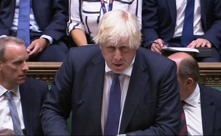 O cristão Ian Paisley Jr, membro do Parlamento do Reino Unido, trouxe à tona o perigo que os missionários correm (Foto: Reprodução/Sky News). 