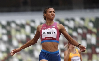 Sydney McLaughlin, dos EUA, estabeleceu recorde mundial nas Olimpíadas. (Foto: AFP/Getty Images)