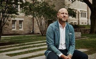 Greg Epstein é o novo presidente da organização de capelães de Harvard. (Foto: Cody O'Loughlin/The New York Times)