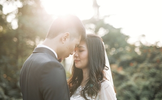 Zhang Fang e Wang Xianyi conseguiram se casar na semana passada em casa. (Foto: Vino Li/Unsplash). 