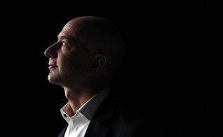 Jeff Bezos, ex-CEO da Amazon e homem mais rico do mundo. (Foto: Patrick Fallon/Bloomberg via Getty Images)