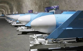 Base subterrânea que abriga mísseis mortais foi revelada pela Guarda Revolucionária Islâmica no Irã. (Foto: Reuters/Sepahnews)