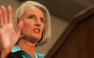 Anne Graham Lotz, filha do evangelista Billy Graham. (Foto: Reprodução)