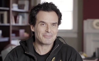 Antonio Sabato Jr. fala sobre o próximo filme “Deus Não Está Morto: nós, o povo”. (Foto: Reprodução/Imprensa)