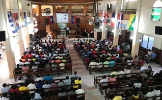 A Primeira Igreja Batista, em Porto Príncipe, foi atacada neste domingo (26). (Foto: Elijah Brown/BWA).
