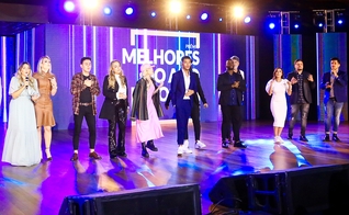 Cantores em apresentação no Prêmio Melhores do Ano Gospel 2021. (Foto: Pedro Flausino)