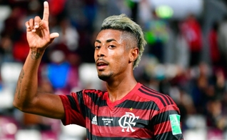 O cristão Bruno Henrique se tornou um dos destaques do futebol brasileiro. (Foto: Giuseppe Cacace/AFP).