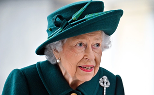 Rainha Elizabeth II, na abertura da sexta sessão do Parlamento Escocês, em 02 de outubro de 2021, em Edimburgo, na Escócia. (Foto: Jeff J Mitchell/Getty Images)
