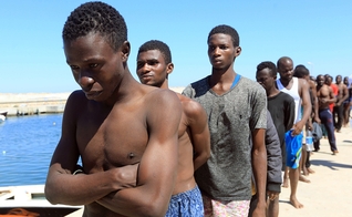 Ainda há escravidão nos países da África. (Foto: Mahmud Turkia/AFP/Getty Images)